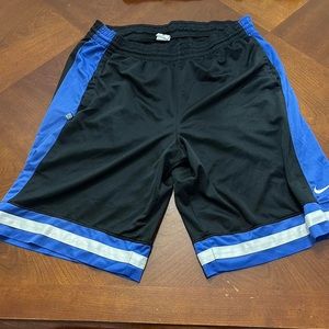 Nike Basketball Mens Shorts Size M No flaws